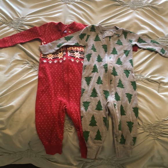 Bundle- two different styles 6-12 month jammies - Picture 7 of 7